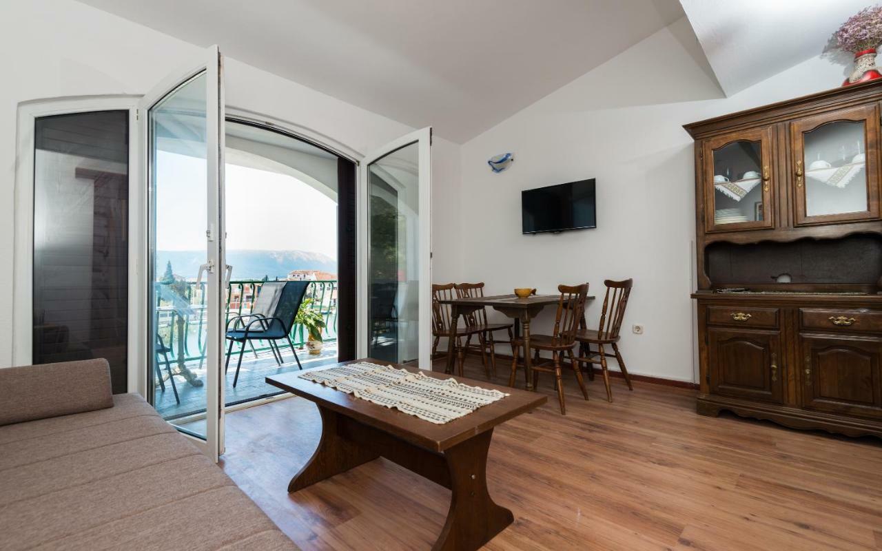 Apartments Azzurro ブラチェ エクステリア 写真